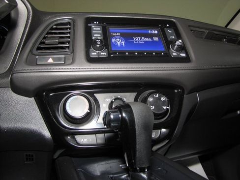 Used 2022 Honda HR-V LX image 7