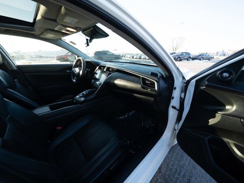 Used 2019 Honda Insight Touring image 25