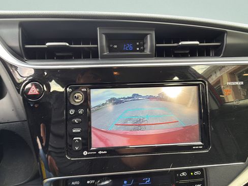 Used 2018 Toyota Corolla iM FWD image 22