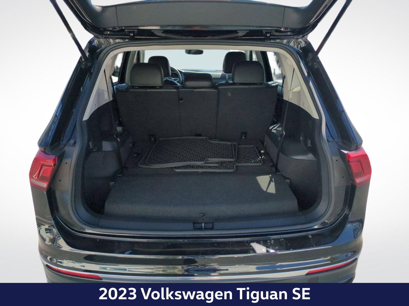 Used 2023 Volkswagen Tiguan SE FWD image 23