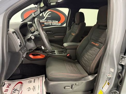 Used 2025 Nissan Frontier PRO-4X w/ Pro Convenience Package image 9