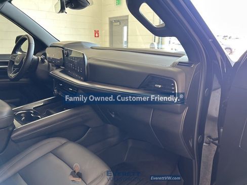 Used 2025 Chevrolet Tahoe Z71 w/ Z71 Off-Road Package image 27