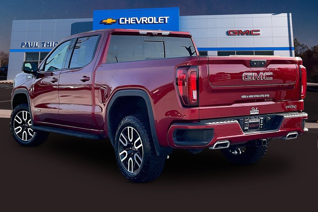 Used 2025 GMC Sierra 1500 AT4 w/ AT4 Premium Package AWD/4WD image 4