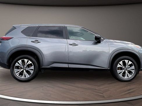 Used 2023 Nissan Rogue SV FWD image 8