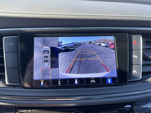 Used 2024 Buick Enclave Premium image 31