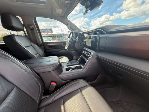 Used 2024 GMC Sierra 2500 Denali w/ Denali Reserve Package AWD/4WD image 24