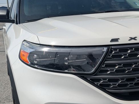 Certified 2023 Ford Explorer XLT w/ Equipment Group 202A RWD image 10