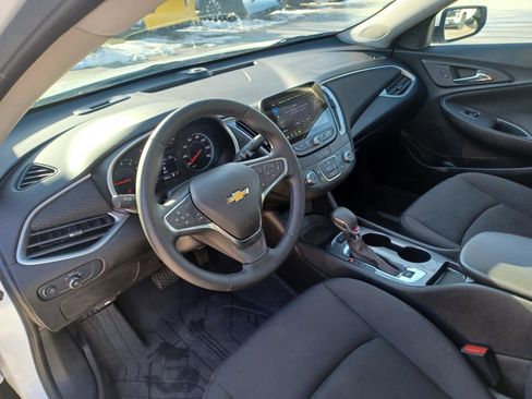 Used 2025 Chevrolet Malibu RS image 8