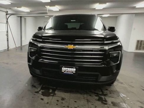 New 2025 Chevrolet Traverse LT w/ Sun and Wheel Package image 3