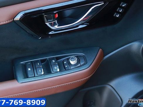 Used 2025 Subaru Forester Touring w/ Popular Package - Touring AWD/4WD image 11