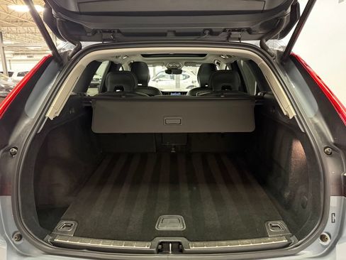 Used 2022 Volvo XC60 B5 Inscription w/ Climate Package AWD/4WD image 15