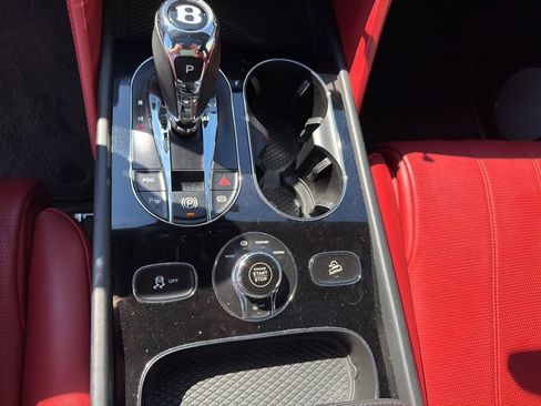 Used 2019 Bentley Bentayga AWD/4WD image 25