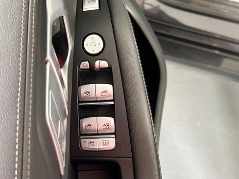 Used 2022 BMW X7 xDrive40i w/ Premium Package image 18