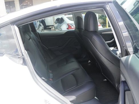 Used 2022 Tesla Model 3 Performance image 17