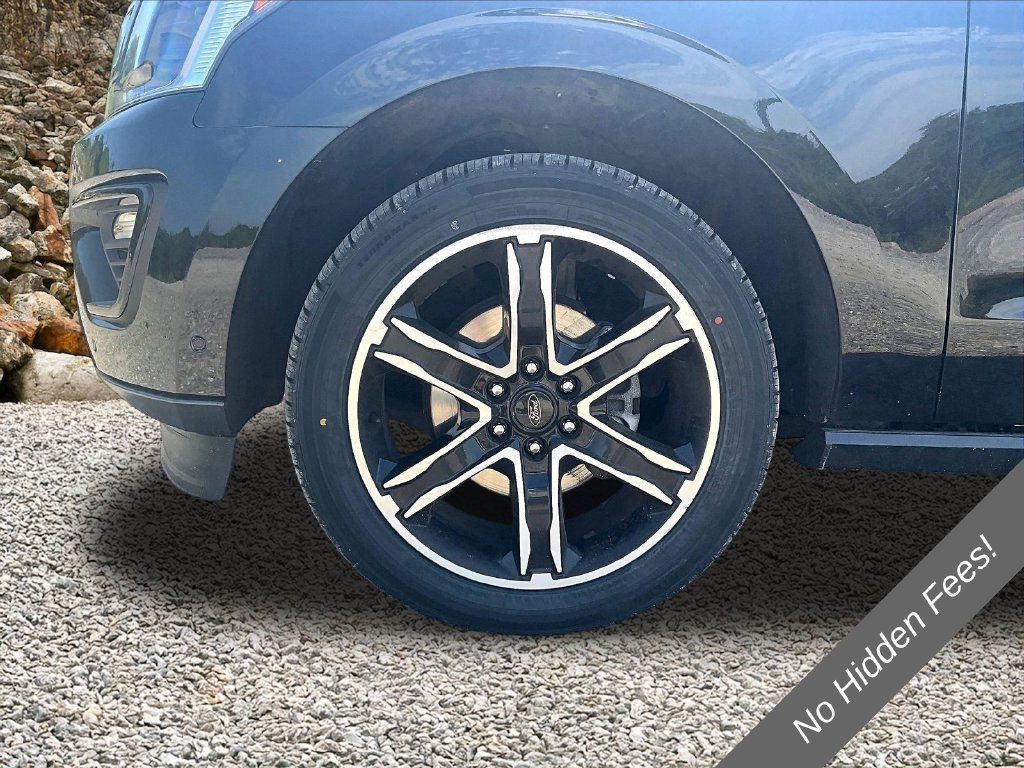 Used 2019 Ford Expedition Limited w/ Equipment Group 303A AWD/4WD image 9