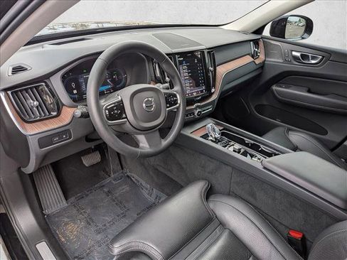 Used 2024 Volvo XC60 T8 Ultimate w/ Protection Package Premier image 9