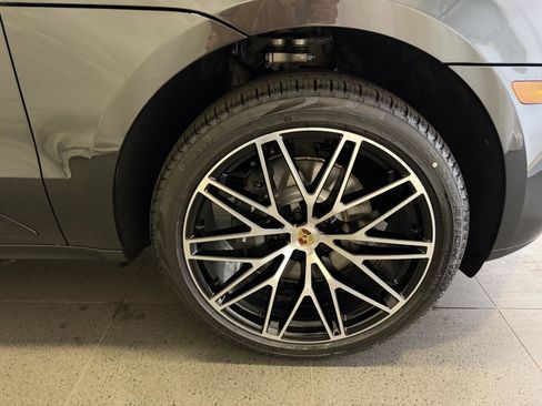 New 2026 Porsche Macan image 13