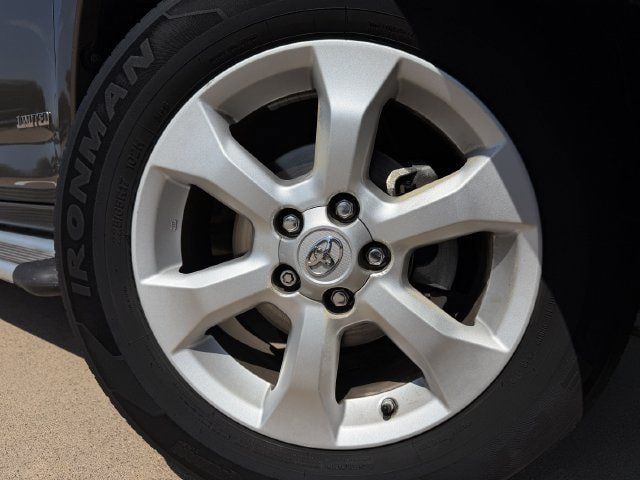 Used 2009 Toyota RAV4 Limited FWD image 9