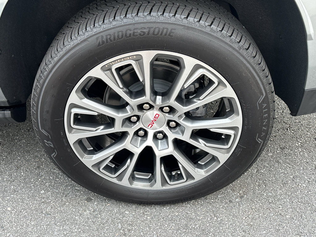 Used 2026 GMC Yukon Denali w/ Sun & Power Step Package AWD/4WD image 36