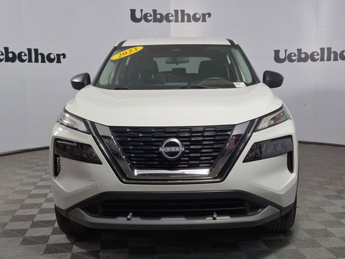 Used 2023 Nissan Rogue S image 2