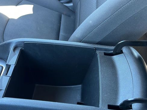 Used 2021 Chevrolet Malibu LT image 24