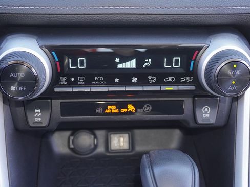 Certified 2024 Toyota RAV4 XLE FWD image 17