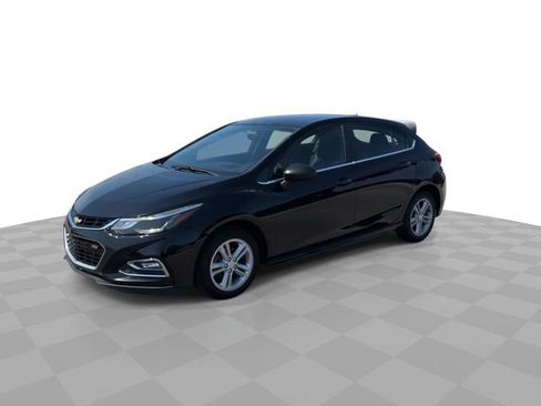 Used 2017 Chevrolet Cruze LT w/ Convenience Package FWD image 4