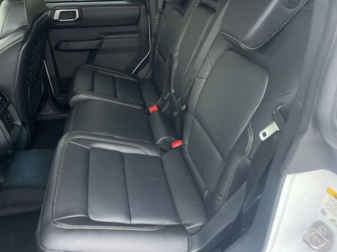 New 2025 Ford Bronco Badlands image 11