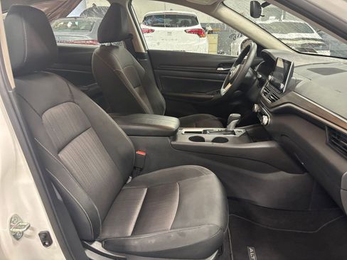 Used 2025 Nissan Altima 2.5 SV image 25
