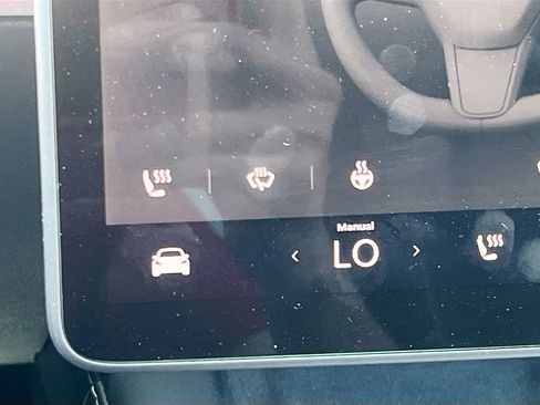 Used 2022 Tesla Model Y Long Range AWD/4WD image 20