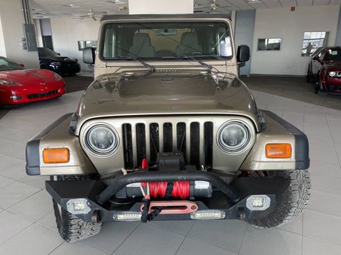 Used 2004 Jeep Wrangler Rubicon image 2