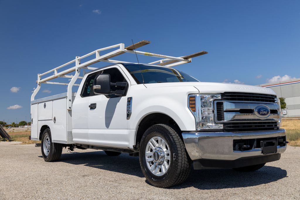 Used 2019 Ford F250 XL w/ STX Appearance Package RWD image 1