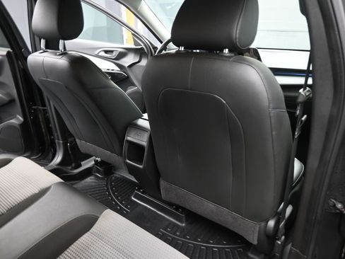 Used 2024 Chevrolet Trax LT w/ Driver Confidence Package FWD image 16