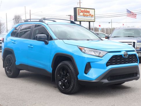 Used 2019 Toyota RAV4 LE image 5