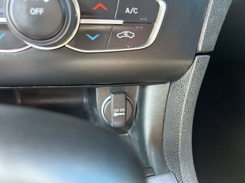 Used 2022 Dodge Charger SXT image 24