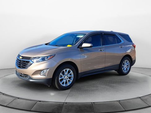 Used 2018 Chevrolet Equinox LT image 3