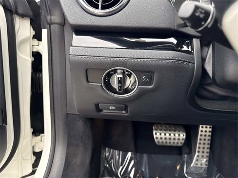 Used 2015 Mercedes-Benz SL 550 image 26