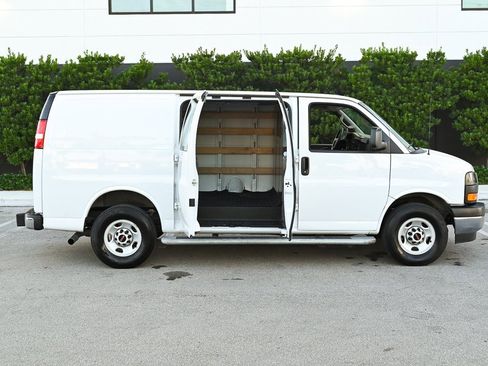 Used 2024 GMC Savana 2500 Work Van w/ Driver Convenience Package image 8