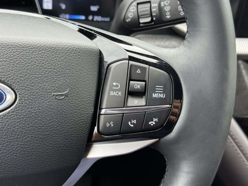 Used 2026 Ford Explorer Platinum w/ LUX Leather Package AWD/4WD image 12