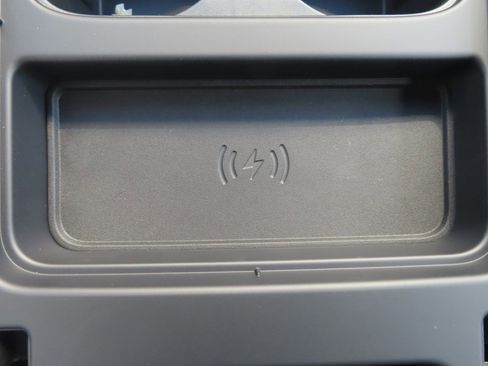 Used 2023 Land Rover Defender 90 S image 35