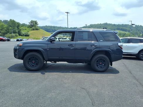 Used 2024 Toyota 4Runner SR5 Premium w/ Moonroof Package AWD/4WD image 7