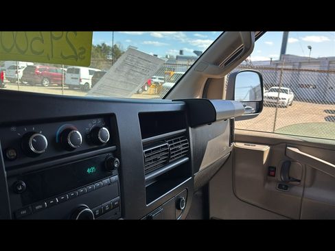 Used 2022 Chevrolet Express 2500 Extended image 14