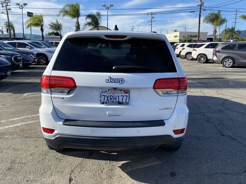 Used 2017 Jeep Grand Cherokee Laredo image 6