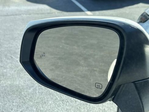 Used 2021 Toyota Highlander Limited image 16