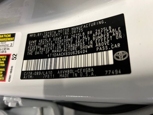 Used 2025 Toyota Camry XLE image 39