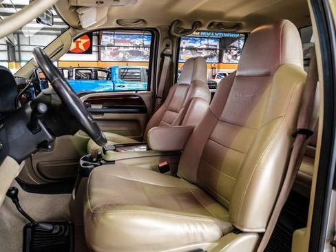 Used 2007 Ford F550 4x4 Crew Cab Super Duty image 6