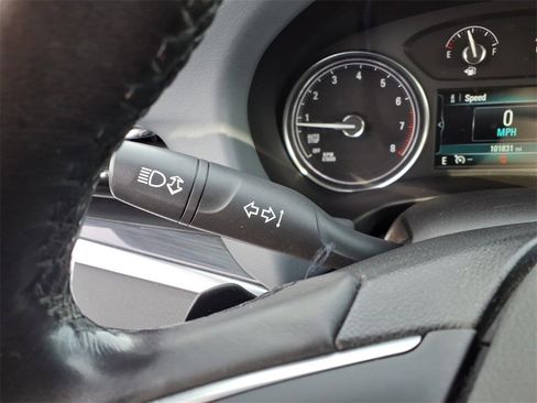 Used 2018 Buick Enclave Essence image 17