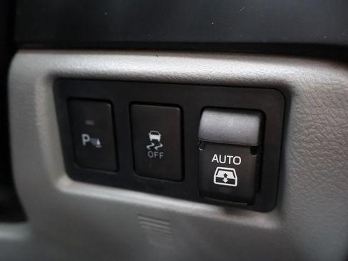 Used 2019 Toyota Sequoia SR5 AWD/4WD image 34