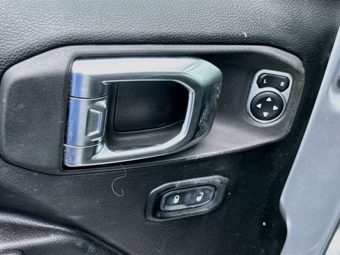 Used 2023 Jeep Wrangler Unlimited w/ Cold Weather Group AWD/4WD image 19
