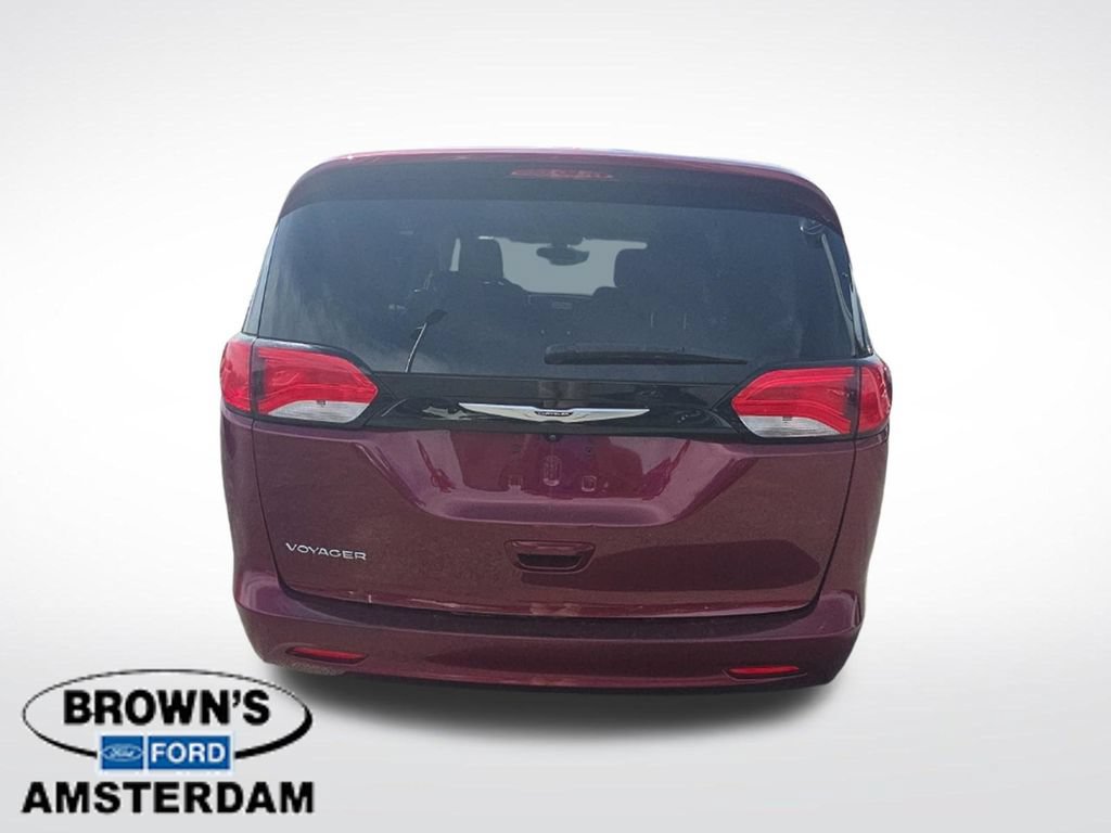Used 2022 Chrysler Voyager LX FWD image 7